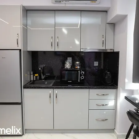 Modern In The Center شقة